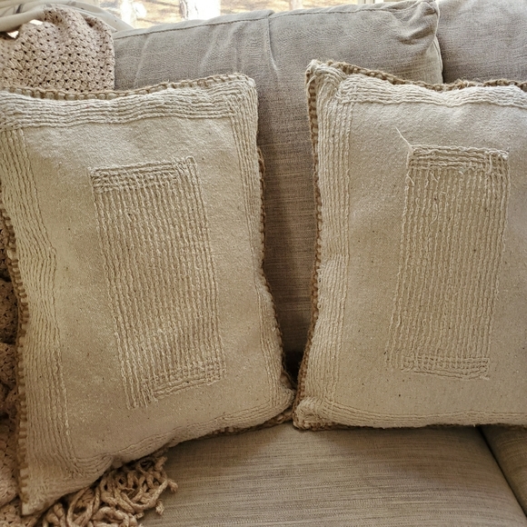 Set of 2 Boho style accent/throw pillows - Picture 3 of 4